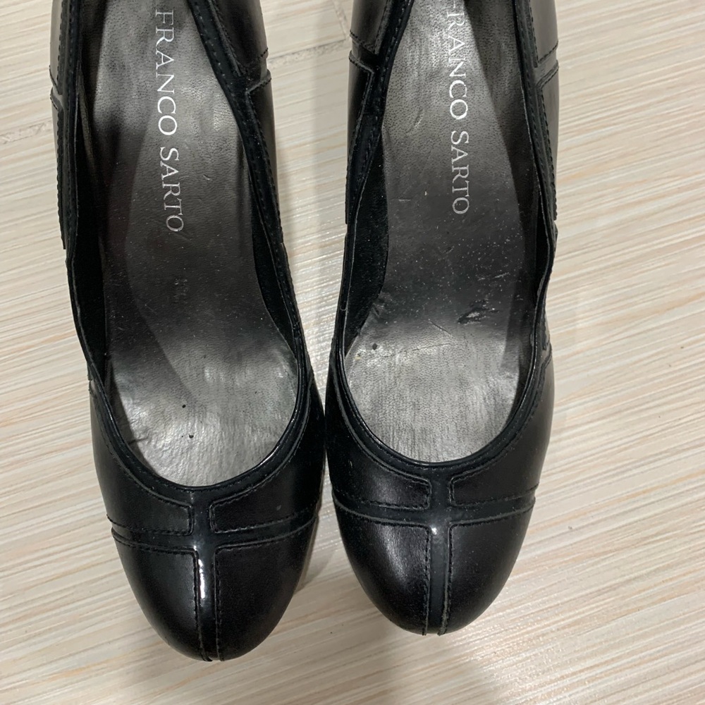 Black high hill shoes size 6 Franco sarto